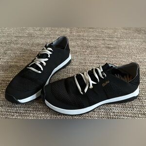 Olukai tennis shoes